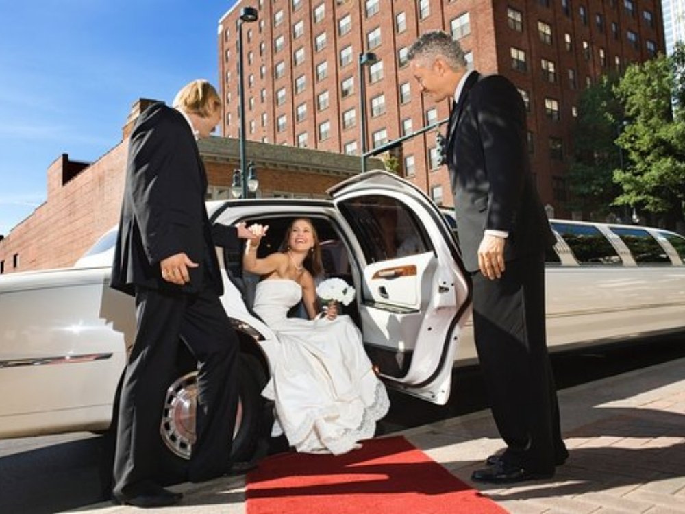 Wedding Style with Luxury Limo Rentals about